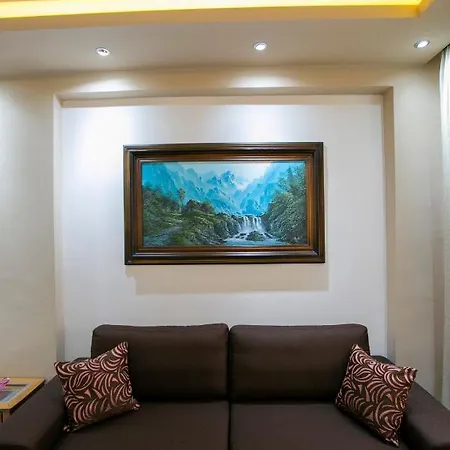 Апартамент Moza House *